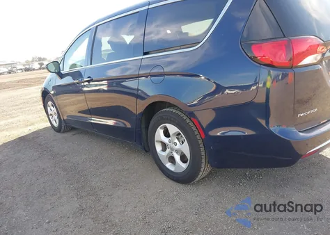 2018 Chrysler Pacifica Hybrid Touring Plus z USA, uszkodzony, nr VIN 2C4RC1H72JR332972